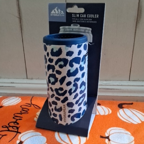 Hydrapeak Blue Leopard Slim Can Cooler - Picture 1 of 3